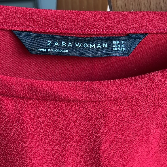 Red blouse with loose sleeve - Picture 5 of 5